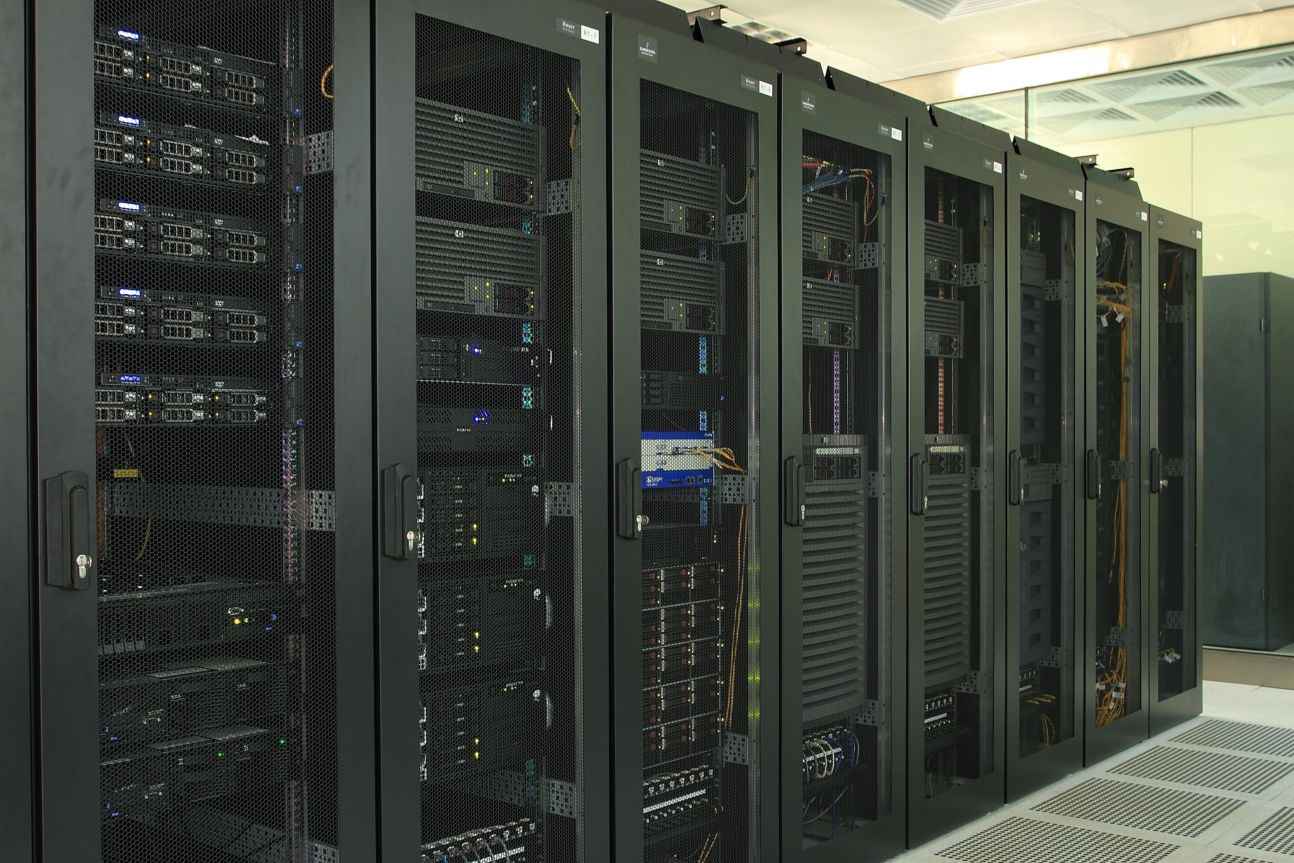 機房溫度異常升高的解決方法及對策(圖1) 機房溫度異常升高的解決方法及對策